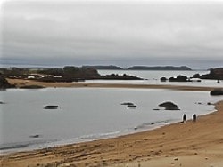 plage cote de granit rose a tregastel a moins d'1h de votre location de vacances en Bretagne